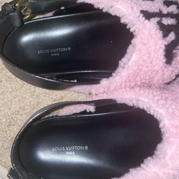 LOUIS VUITTON Paseo Comfort Sandals - Picture 8 of 10